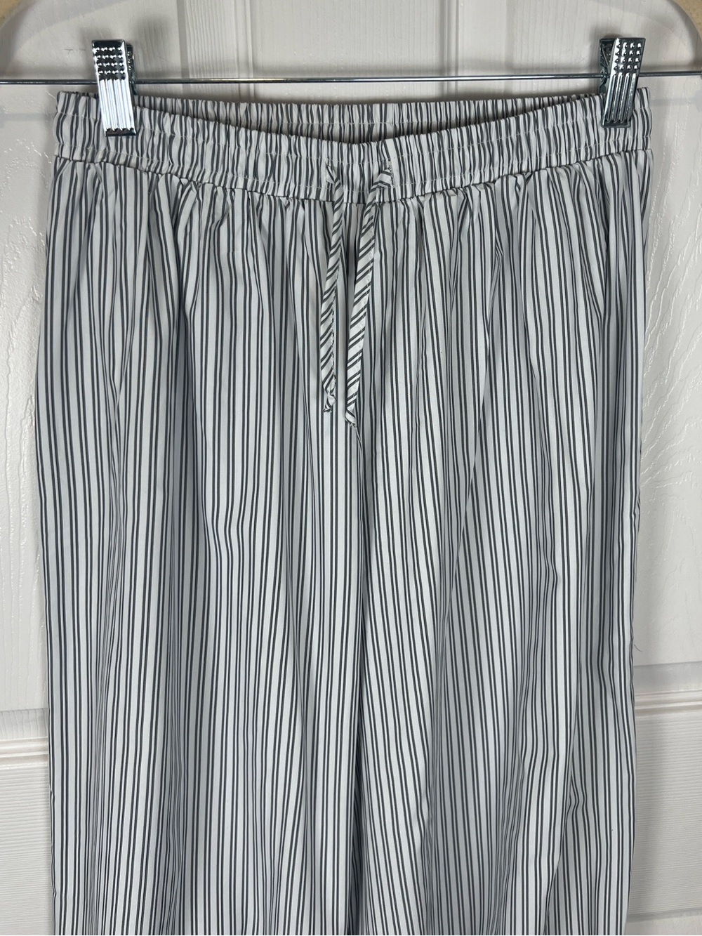 Strawberry Milk Mob white gray stripe pull on balloon pants size Med NWOT - Picture 3 of 6
